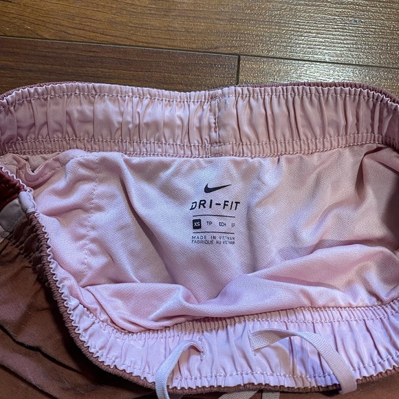 Nike Running Shorts - Picture 2 of 4